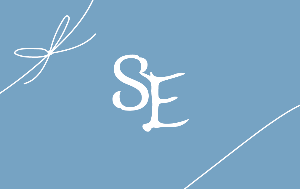 Blue image with the SE logo and ribbons around two edges
